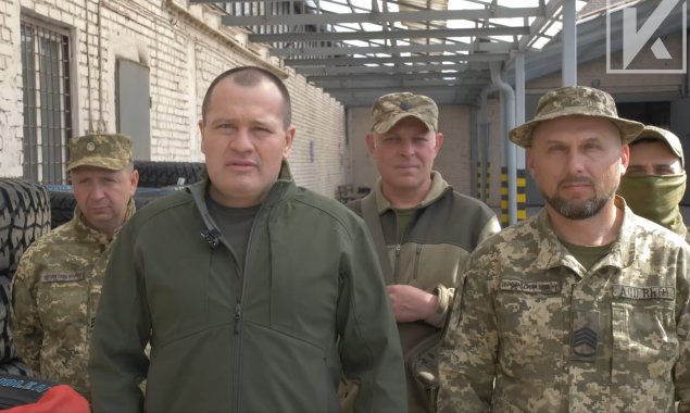 Артур Палатний: “Українська команда” передала двом бригадам на передову гуму для десятків машин