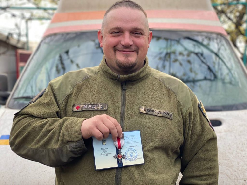 Бойовий медик із Буковини отримав нагороду Головнокомандувача ЗСУ 11 bojovij medik iz bukovini otrimav nagorodu golovnokomanduvacha zsu 073c5f9