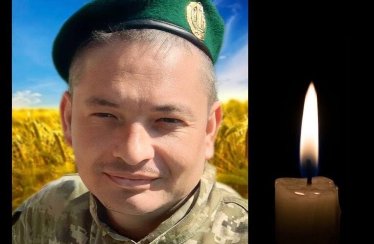 Буковина попрощалася з двома військовими, що загинули на війні з росією