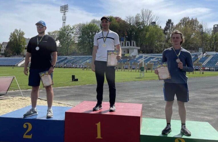 Чернівчанин переміг на чемпіонаті України зі стрільби з лука