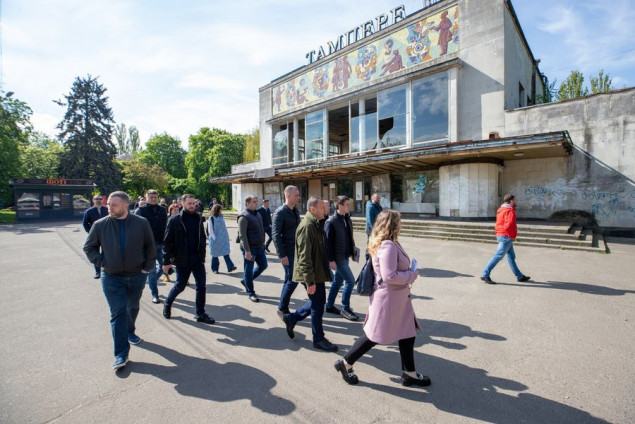 “Київблагоустрій” планує демонтувати незаконні споруди та самовільно збудовані гаражі біля кінотеатру “Тампере”