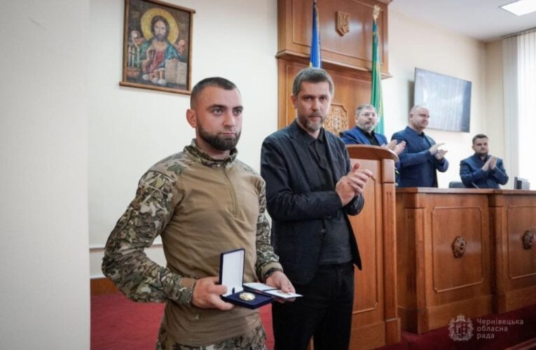 Кулеметника з Чернівців Михайла Бордіяна нагородили Почесною відзнакою «За заслуги перед Буковиною»