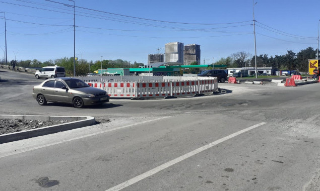 На двох перехрестях столиці влаштували кільцеві розв’язки
