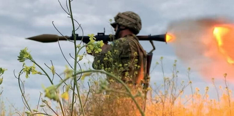 Найгарячіші бої ведуться за Бахмут та Мар’їнку, – Генштаб ЗСУ