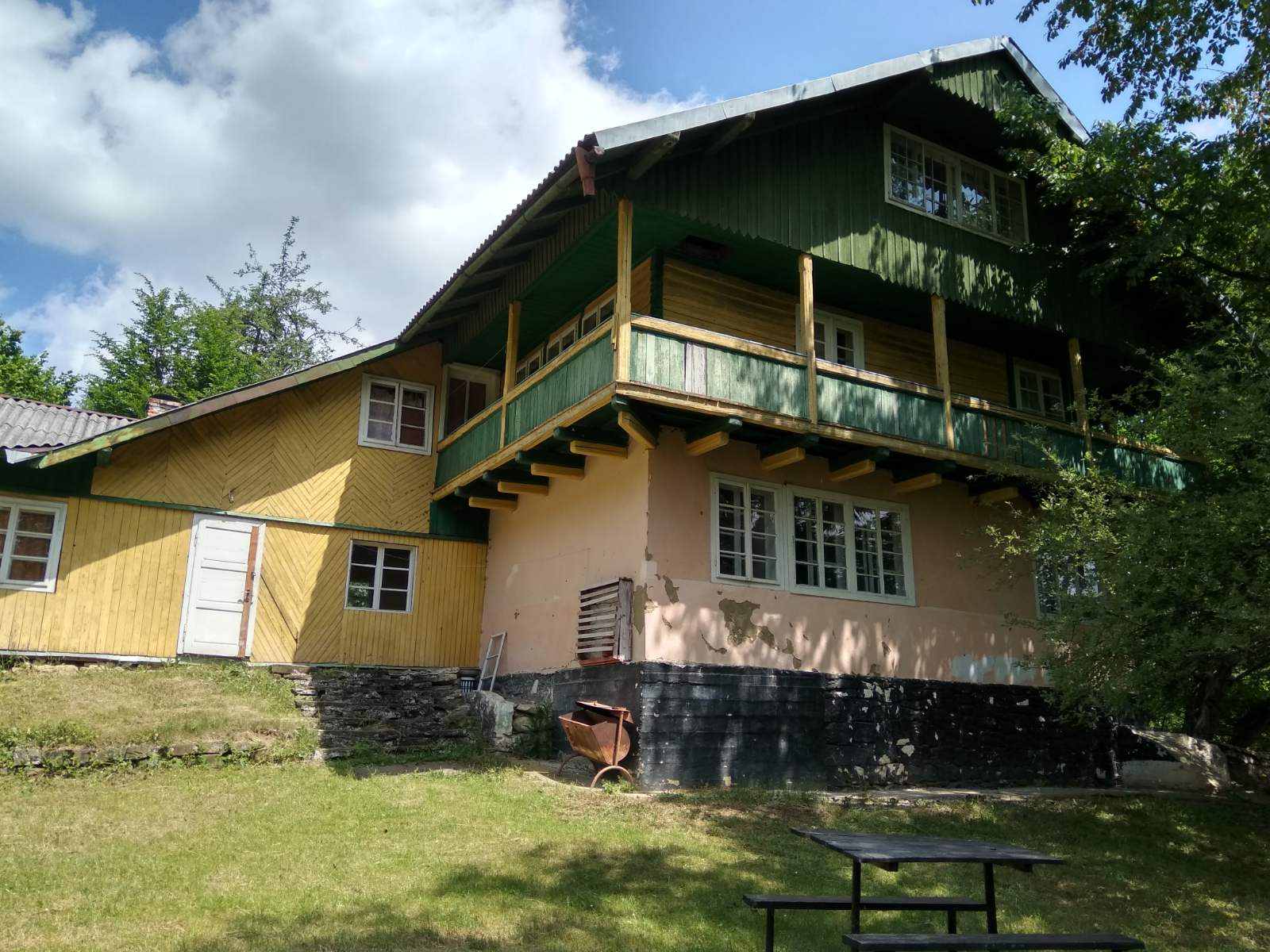 prezident futbolnogo klubu bukovina andrij safronjak stav peremozhcem aukcionu z prodazhu pansionatu zeleni pagorbi 7b05e71