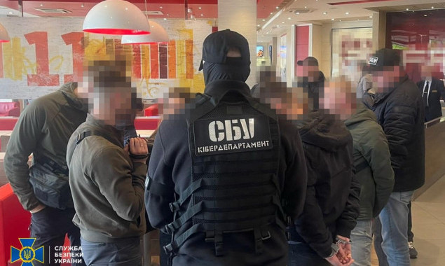 У Києві затримали приватних детективів, які торгували інформацією з державних баз даних