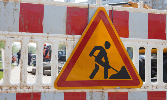 У столиці на вулиці Сирецькій до кінця доби перекрили рух транспорту (схема об’їзду)