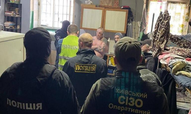 У столиці в&rsquo;язні видавали себе за військовослужбовців та дурили громадян на продажах генераторів