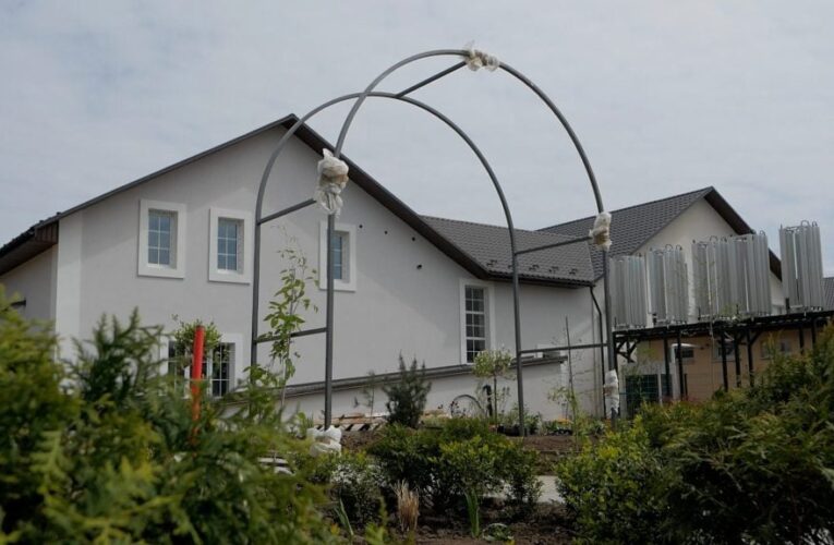 Зберегти якість життя попри хворобу: у Місті добра будують хоспіс для дітей