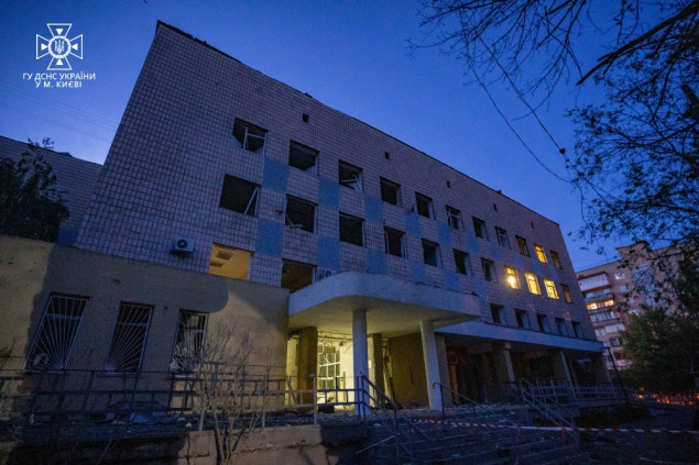 Мешканці Деснянського району скаржаться, що укриття поліклініки зачинено не вперше, голова РДА запевняє, – доступ в бомбосховище був, але через головний вхід