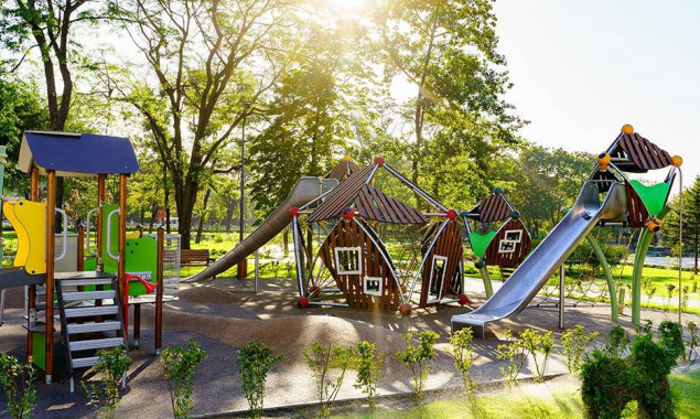 Українка планує вкласти 732 тисячі гривень у пісочниці, лавки та антивандальні урни