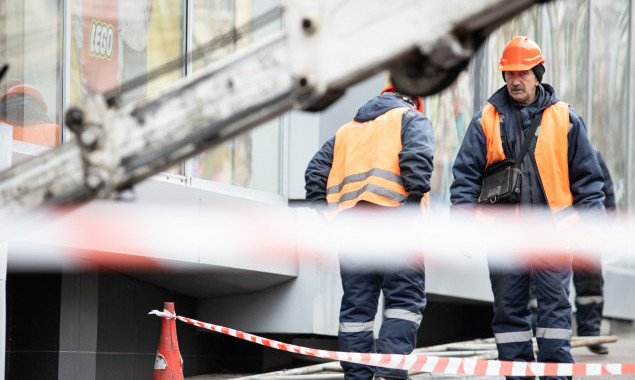 Цього тижня у КМДА планують демонтувати незаконну рекламу на Дарниці та на Оболоні 