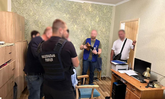 У Києві викрили схему рейдерського захоплення автостоянок та гаражних кооперативів (фото, відео)