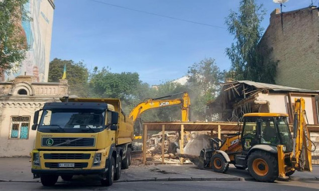На знесення 200-річного будинку на Подолі міська влада не давала жодних дозволів чи погоджень, - Кличко