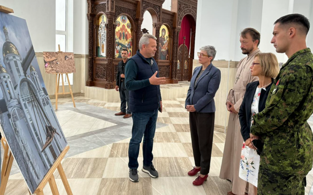 Бучу відвідала посол Канади