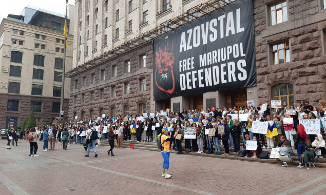 Під КМДА на мітингу за витрату грошей &ldquo;не на бруківку, а на ЗСУ&rdquo; затримали активіста