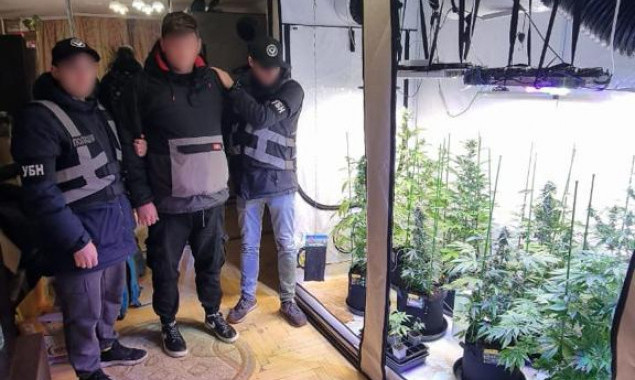 У Києві викрили 2 нарколабораторії з обігом у третину мільйона гривень (фото)