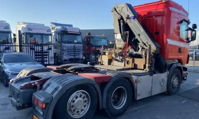 Для благоустрою столиці закуповують автокран, вантажівку та тягач за понад 22 млн гривень