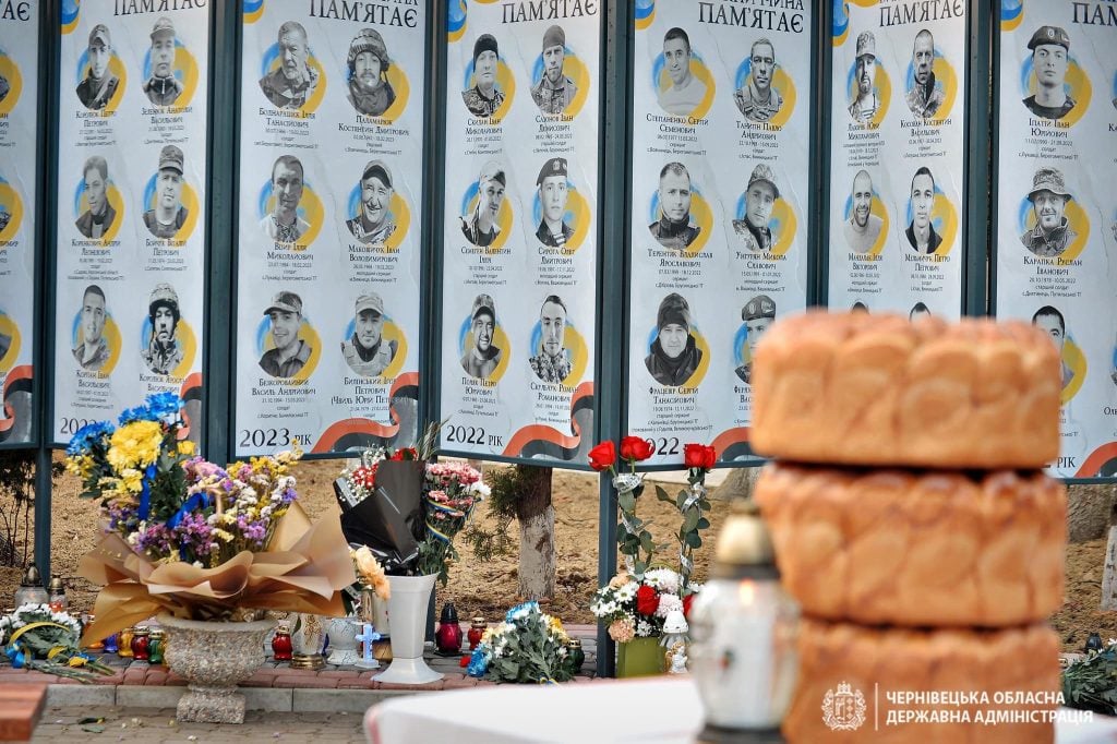 u cherniveckij oblasti vidkrili aleju pamjati geroyiv 2d07fae