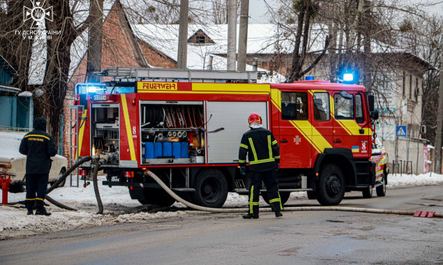 У Голосіївському районі столиці горіла СТО, є постраждалий (фото)
