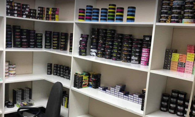 У столиці викрили продавців підроблених &ldquo;електронок&rdquo;, які збули товар на 2 млн гривень (фото)