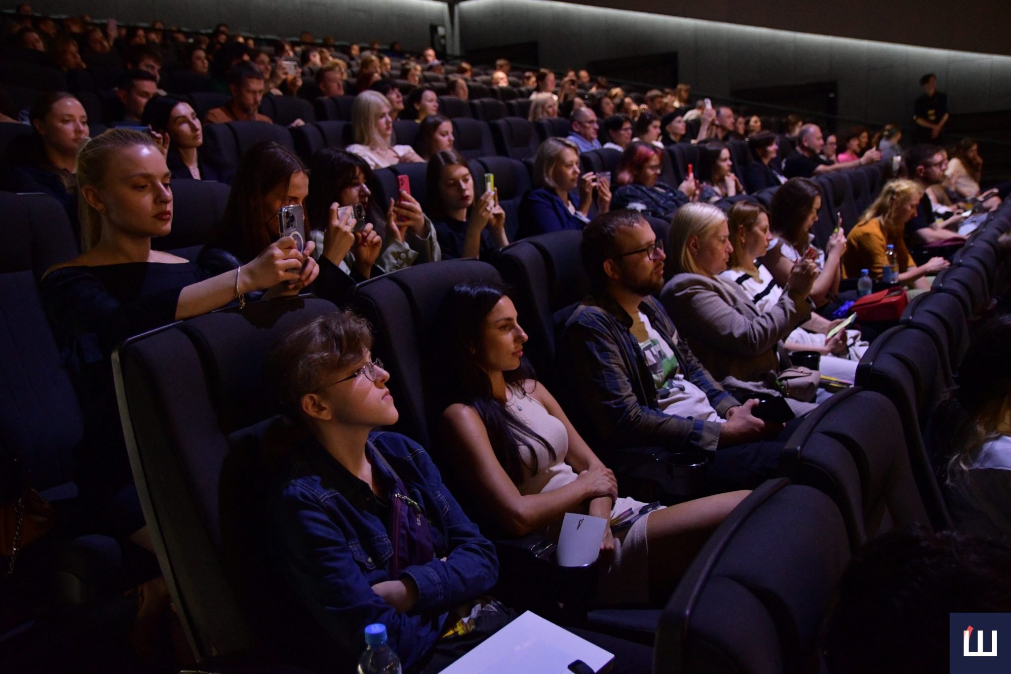 Відтепер і з голлівудськими прем’єрами: у Центрі Миколайчука показали афішу на грудень 11 прем'єрами