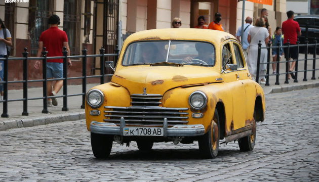 Автомобіль із фільму «Я, «Побєда» і Берлін» продадуть на аукціоні