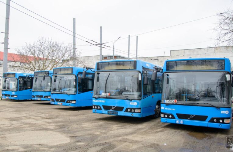 Чернівці отримали нові автобуси Volvo від Угорщини