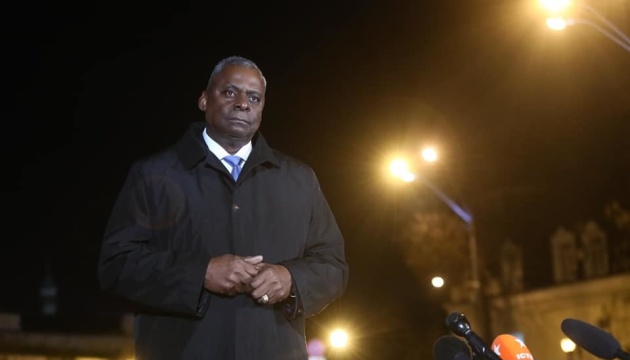 Глава Пентагону вирушив на «Рамштайн» до Німеччини