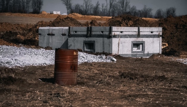 Голова ОВА показав, як будівельники із Закарпаття зводять фортифікації в Запорізькій області