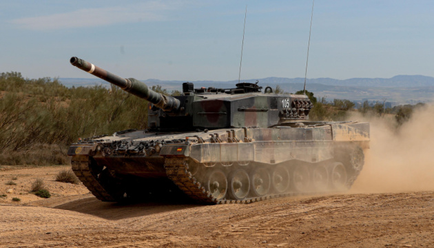 Іспанія готує до передачі Україні ще 19 танків Leopard 2