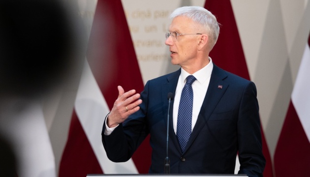 Кілька мільярдів заморожених російських євро варто використати на зброю для України - глава МЗС Латвії