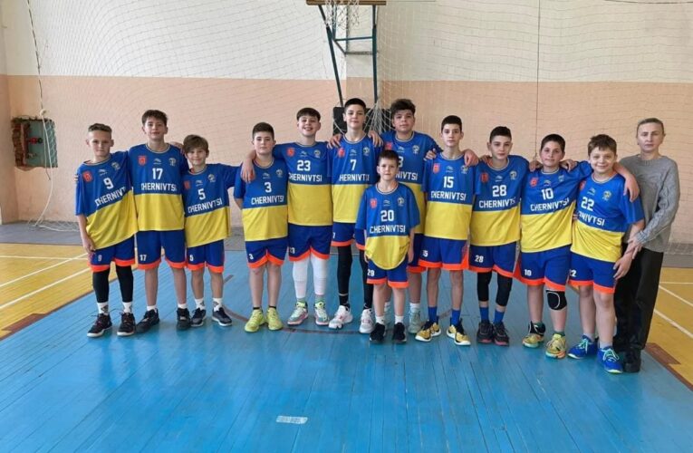 Команда з Чернівців пробилась до фіналу восьми ВЮБЛ