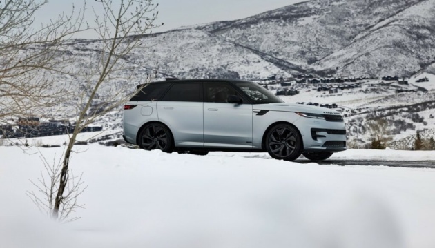 Land Rover презентував гібридний позашляховик, який випустять лише в семи екземплярах