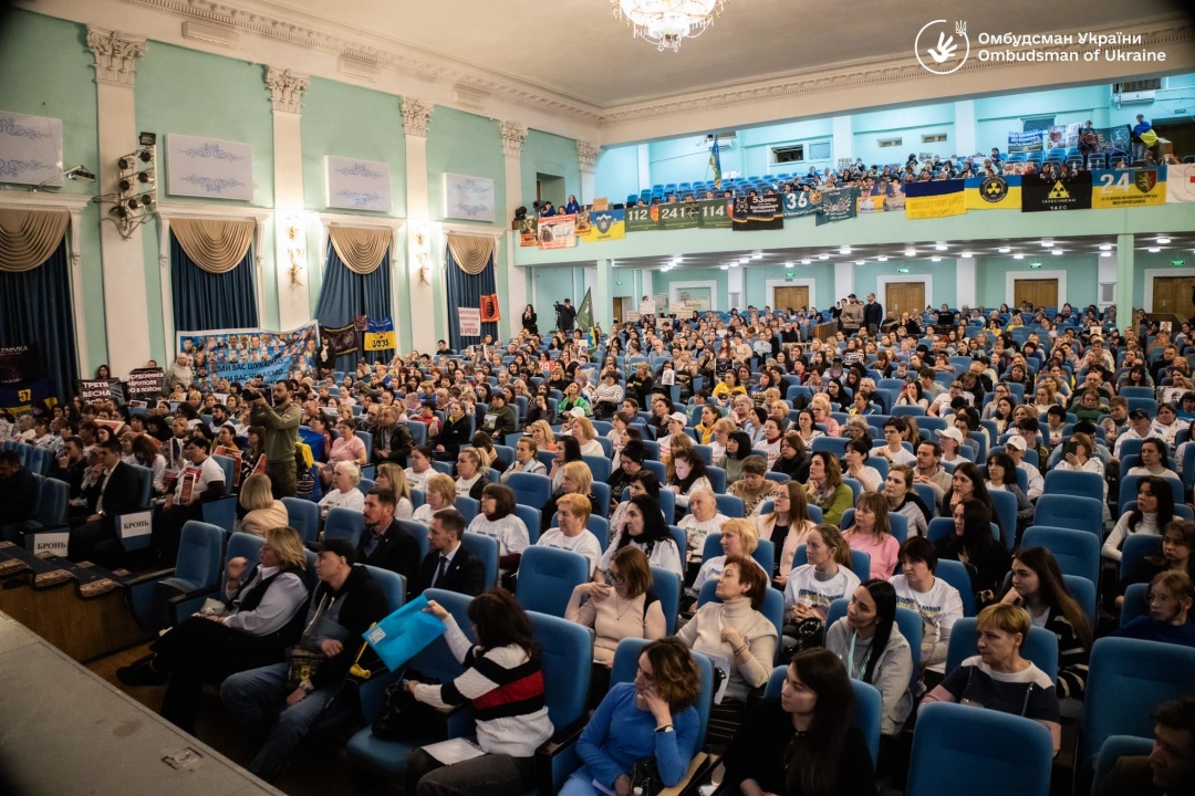 lubinec i ombudsmen turechchini zustrilisja z rodinami ukrayinskih vijskovopolonenih 5138c0f
