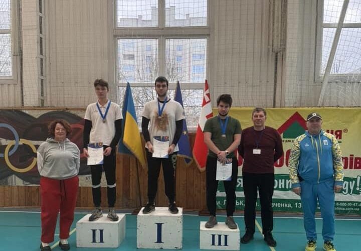 Лучники із Чернівців посіли призові місця у змаганнях серед сильніших спортсменів зі стрільби з лука