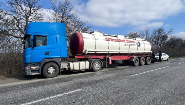 На Дніпропетровщині затримали зловмисників, які викачали понад 50 тисяч літрів казенної нафти