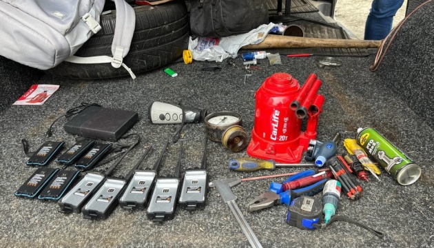 na dnipropetrovshhini zatrimali zlovmisnikiv jaki vikachali ponad 50 tisjach litriv kazennoyi nafti 5c548f5