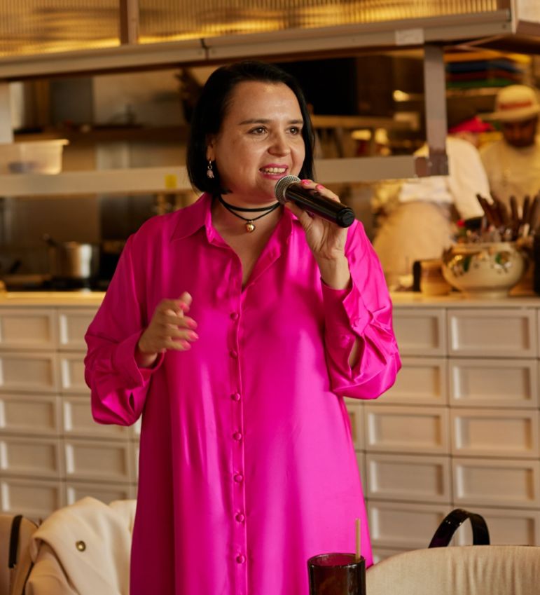 na prosvitnickomu zahodi u dubayi viddali shanu vidatnim ukrayinkam 4065c13