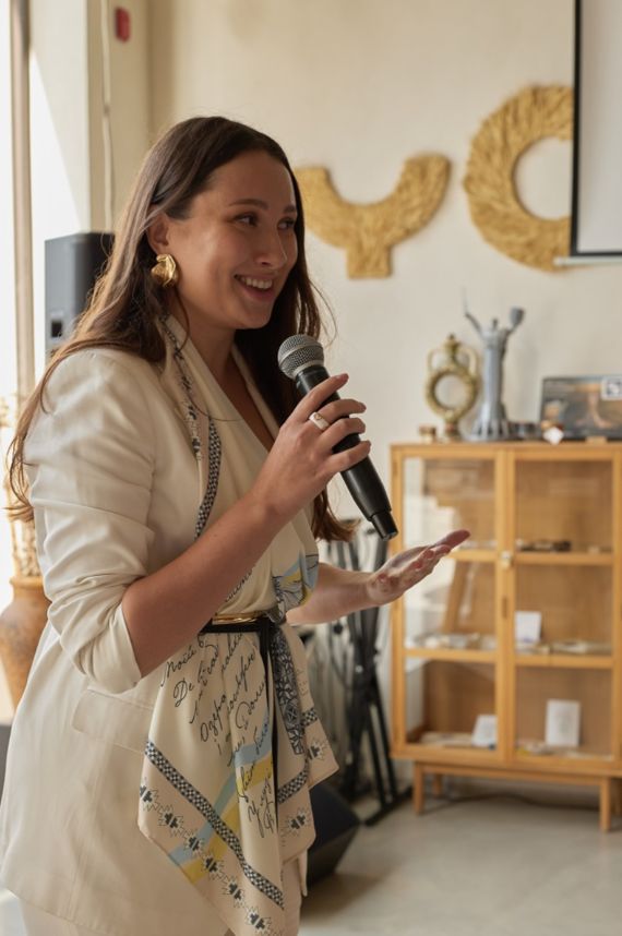 na prosvitnickomu zahodi u dubayi viddali shanu vidatnim ukrayinkam 7b16b31