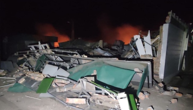 Нічна атака на Кам'янське: ворог потрощив дачний кооператив - п'ятеро поранених