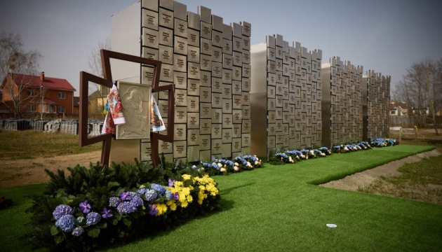 Посли вшанували у Бучі пам’ять жертв російського терору