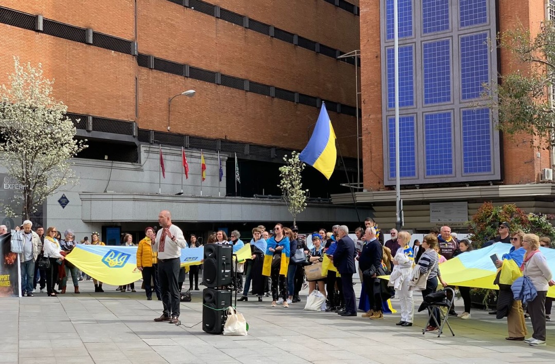 prezident sku zustrivsja z ukrayinskoju gromadoju ispaniyi ta doluchivsja do mitingu u madridi 7acfa7f