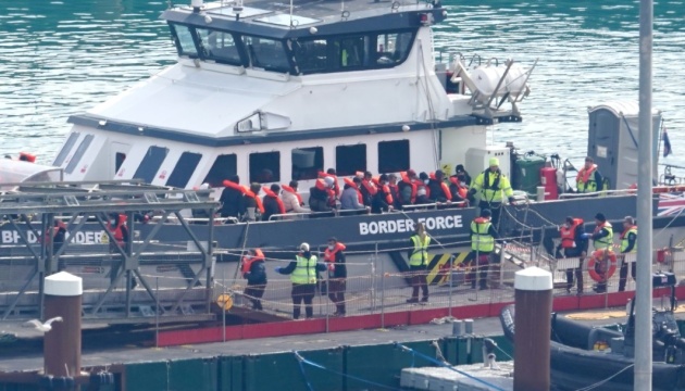 Рекордна кількість мігрантів цьогоріч прибула до Британії через Ла-Манш