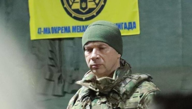 На Авдіївському напрямку ворог декілька діб намагається прорвати оборону у смугах трьох бригад - Сирський