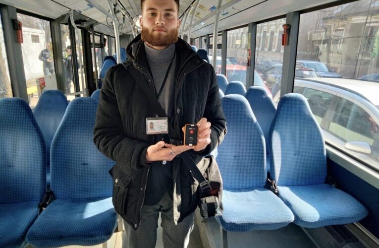 У Чернівцях контролери тролейбусного управління отримали «тривожні кнопки»