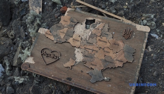 u kiyevi vnaslidok raketnoyi ataki poshkodzheni shist shkil ta ditsadkiv 99d3026