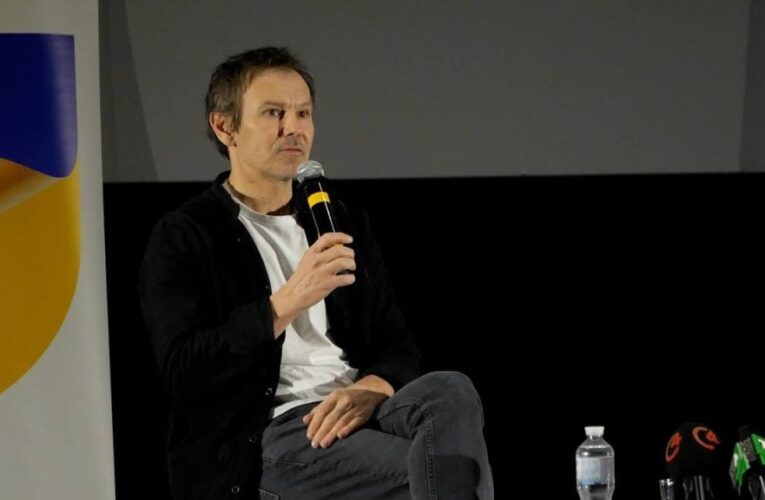 «У поїздках на фронт відчуваю свій сенс існування зараз»: в Чернівцях відбулася зустріч з Святославом Вакарчуком