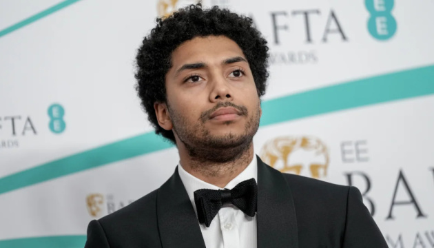 У США в аварії з мотоциклом загинув 27-річний актор Ченс Пердомо