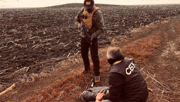 У трьох областях викрили продавців трофейної російської зброї